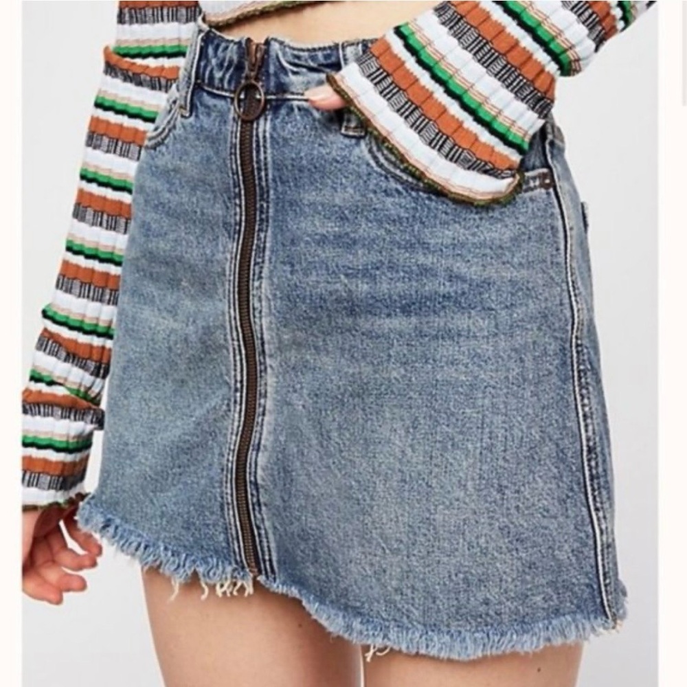 We The Free Distressed Zip-Front Denim Mini Skirt - Blue